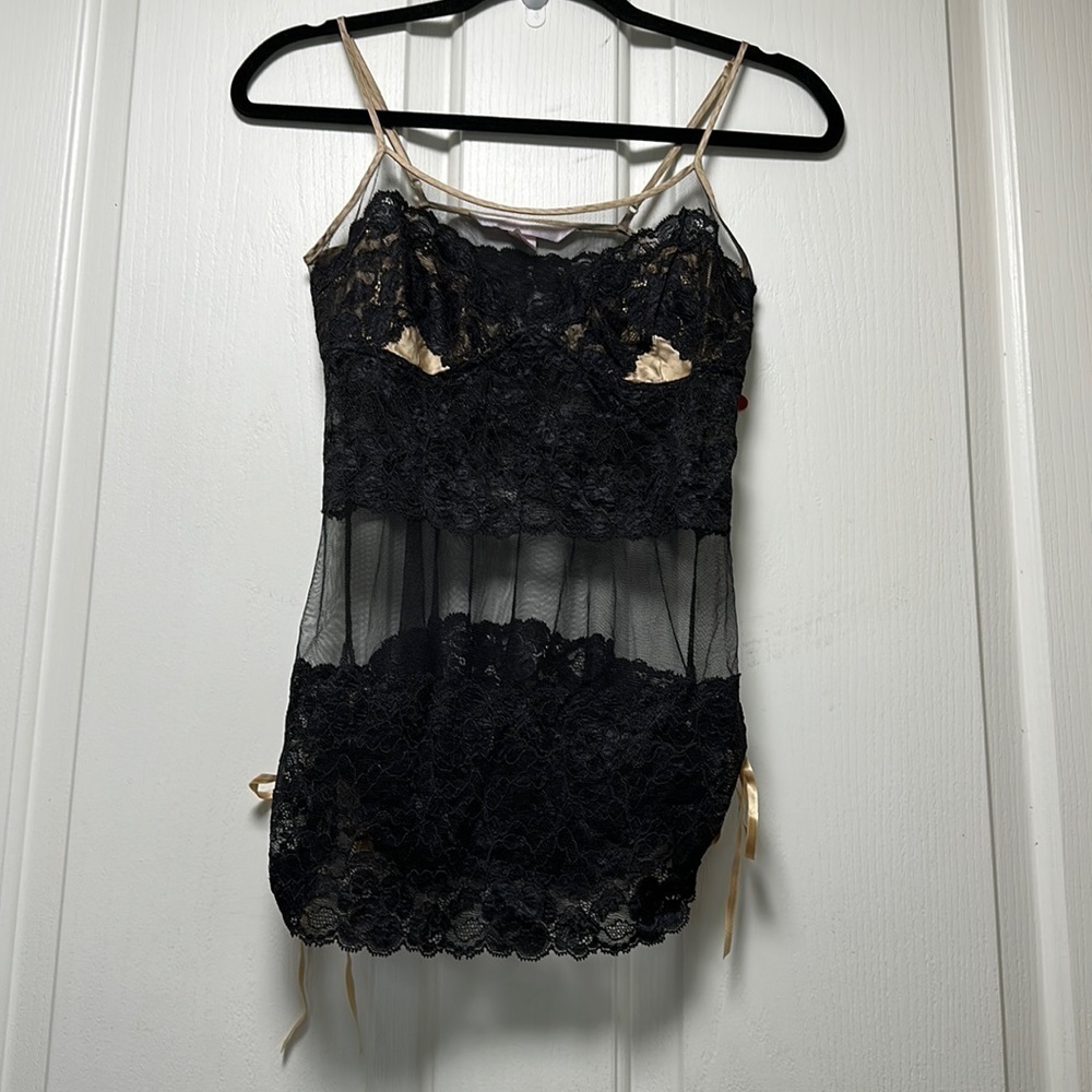 VICTORIAS SECRET Vintage YK2 Black Lace and Gold Slip Sz Xsmall